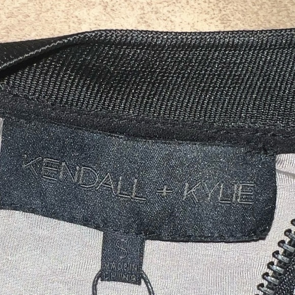 Kendall + Kylie Nude & Black Mesh Crop Top - Picture 4 of 5